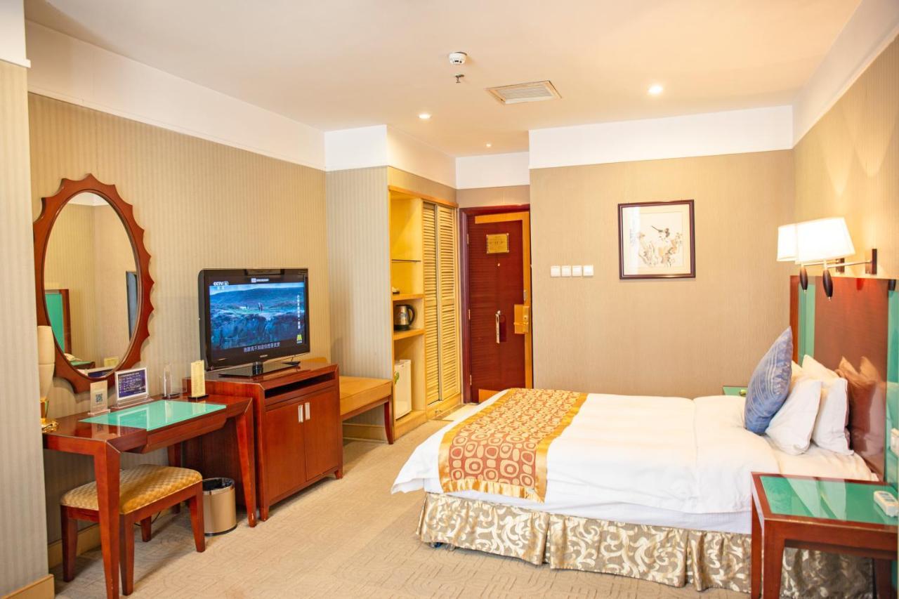 Uiles Hotel Χοχότ Εξωτερικό φωτογραφία