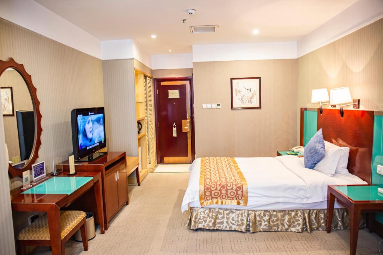 Uiles Hotel Χοχότ Εξωτερικό φωτογραφία
