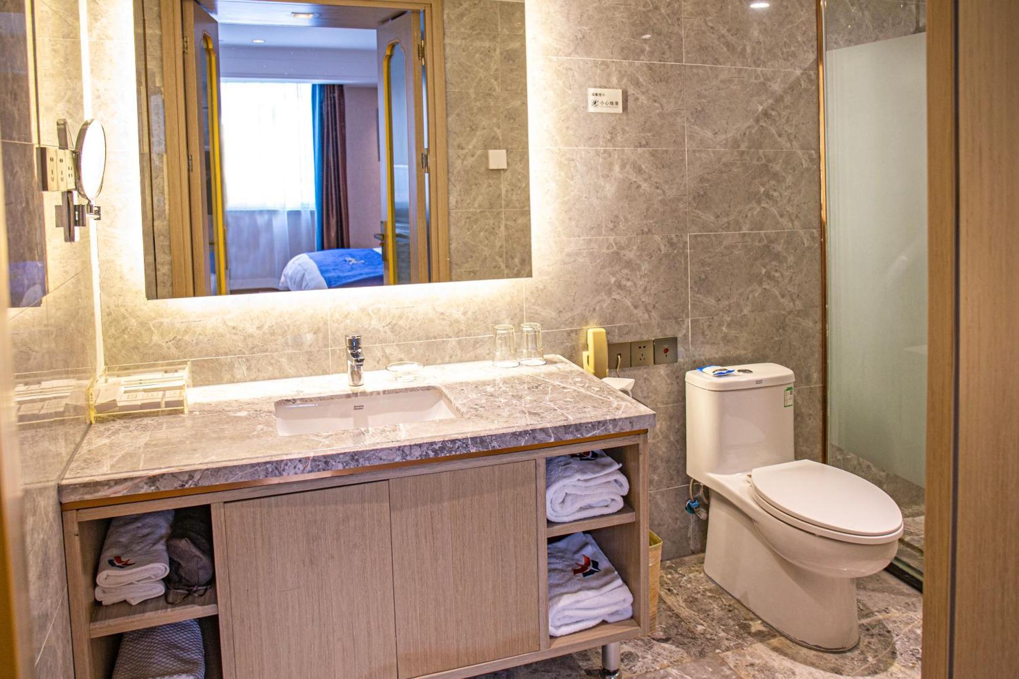 Uiles Hotel Χοχότ Εξωτερικό φωτογραφία