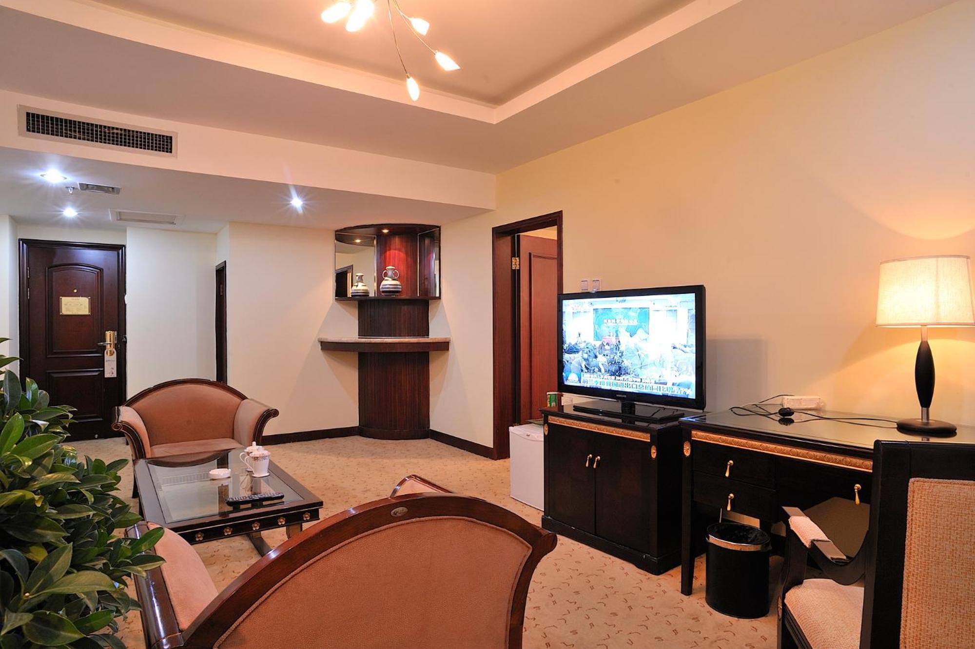 Uiles Hotel Χοχότ Εξωτερικό φωτογραφία