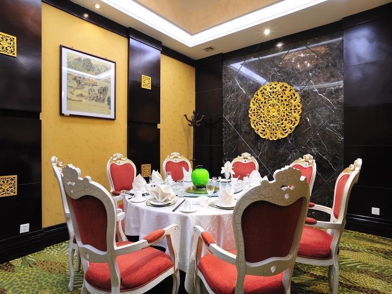 Uiles Hotel Χοχότ Εξωτερικό φωτογραφία