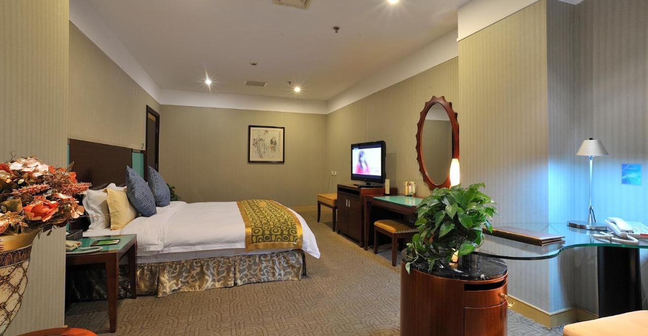 Uiles Hotel Χοχότ Εξωτερικό φωτογραφία