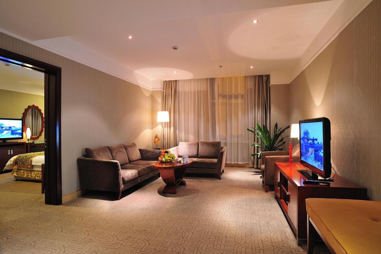 Uiles Hotel Χοχότ Εξωτερικό φωτογραφία